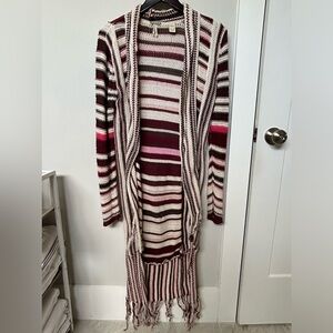 Women’s long cardigan with fringed bottom